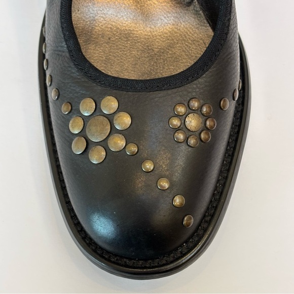 Accessoire Diffusion Paris Black Leather Block Heel Studded Pumps EU 37.5 US 7 - Picture 7 of 13